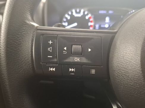 Used 2024 Nissan Rogue SV FWD image 19
