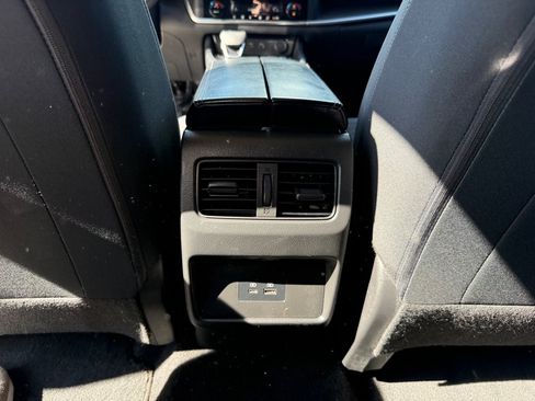 Used 2023 Nissan Rogue SV FWD image 19