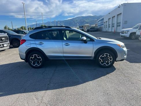 Used 2015 Subaru Crosstrek 2.0i Limited w/ Popular Package #1 AWD/4WD image 3