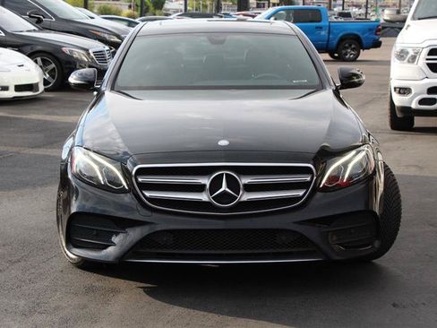 Used 2017 Mercedes-Benz E 300 4MATIC image 3