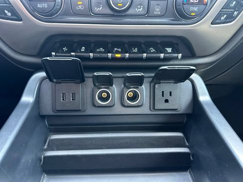 Used 2017 GMC Sierra 2500 Denali AWD/4WD image 5