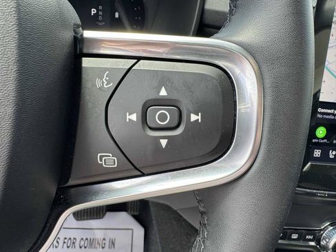 Used 2025 Volvo XC40 B5 Plus AWD/4WD image 20