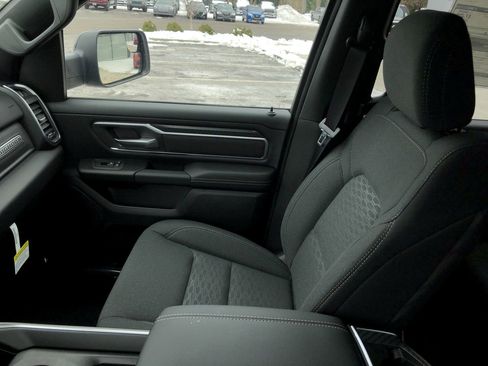 New 2026 RAM 1500 4x4 Crew Cab image 30