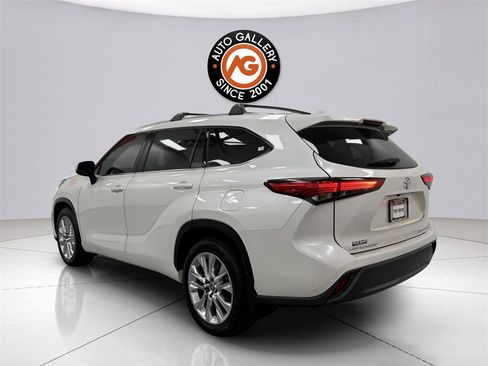 Used 2020 Toyota Highlander Limited image 5