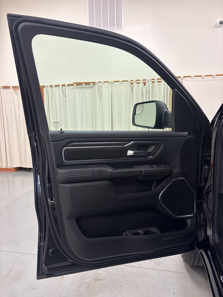 New 2026 RAM 1500 Laramie w/ Sport Appearance Package AWD/4WD image 17