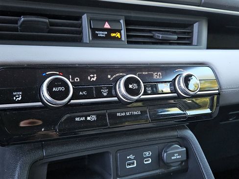 Certified 2023 Honda Pilot LX image 18