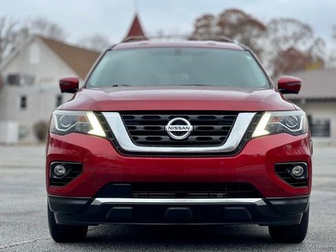 Used 2018 Nissan Pathfinder SL image 2