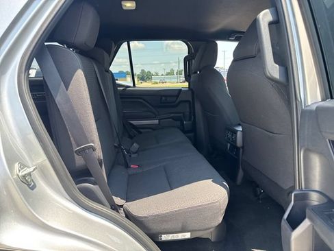 Used 2025 Toyota 4Runner SR5 AWD/4WD image 11