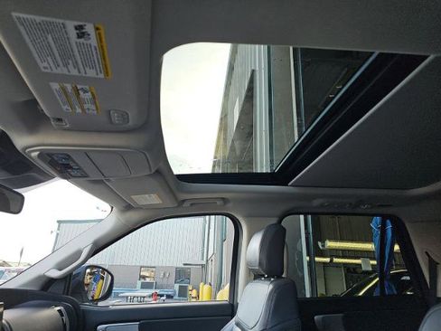 Used 2025 Ford Expedition Active image 8