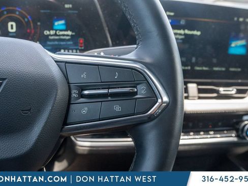 Used 2025 Chevrolet Equinox LT AWD/4WD image 10