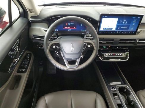 Used 2024 Lincoln Corsair FWD w/ Rear Removable Package Tray image 16