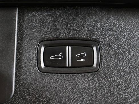 Used 2023 Porsche Cayenne Platinum Edition image 23