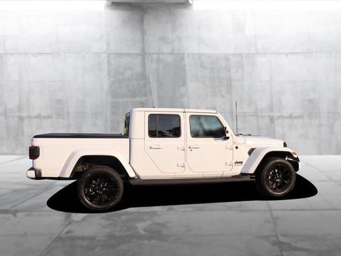 Used 2021 Jeep Gladiator Overland AWD/4WD image 5