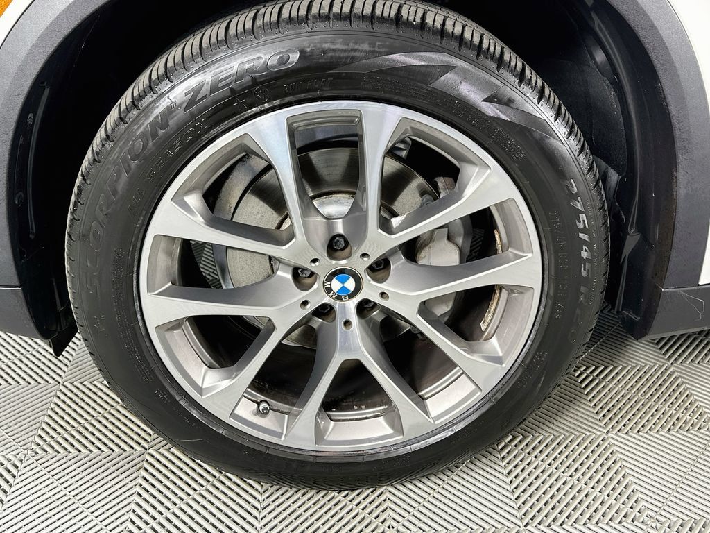 Used 2023 BMW X5 xDrive40i w/ Premium Package AWD/4WD image 31