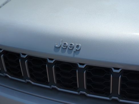 New 2026 Jeep Grand Cherokee Limited AWD/4WD image 23