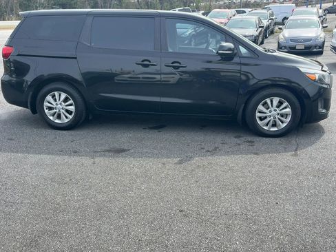 Used 2016 Kia Sedona L FWD image 7
