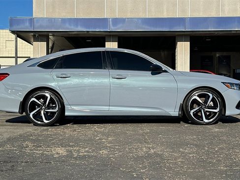Used 2022 Honda Accord Sport image 3