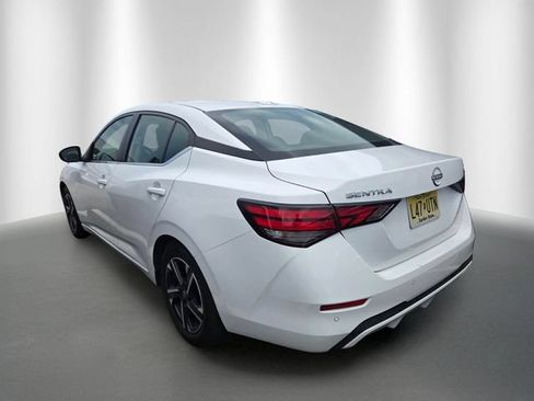 Used 2024 Nissan Sentra SV FWD image 2
