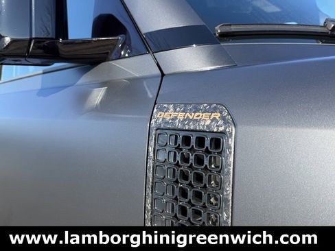 Used 2025 Land Rover Defender 110 image 11