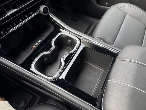 New 2026 Chevrolet Traverse LT w/ LPO, Floor Liner Package image 32