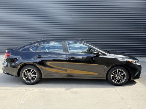Used 2022 Kia Forte LXS FWD image 9