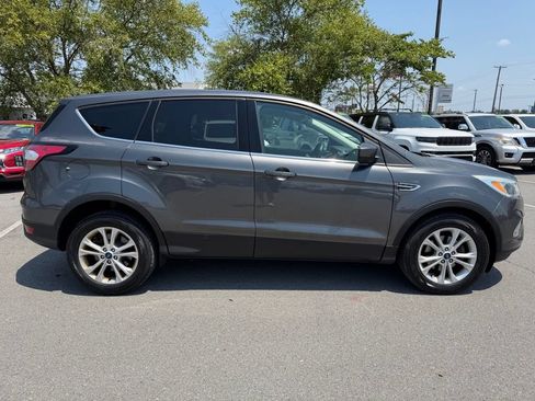 Used 2017 Ford Escape SE w/ SE Cold Weather Package FWD image 8