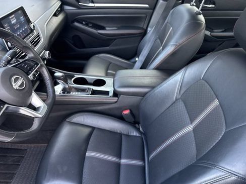 Used 2024 Nissan Altima 2.5 SR FWD image 11