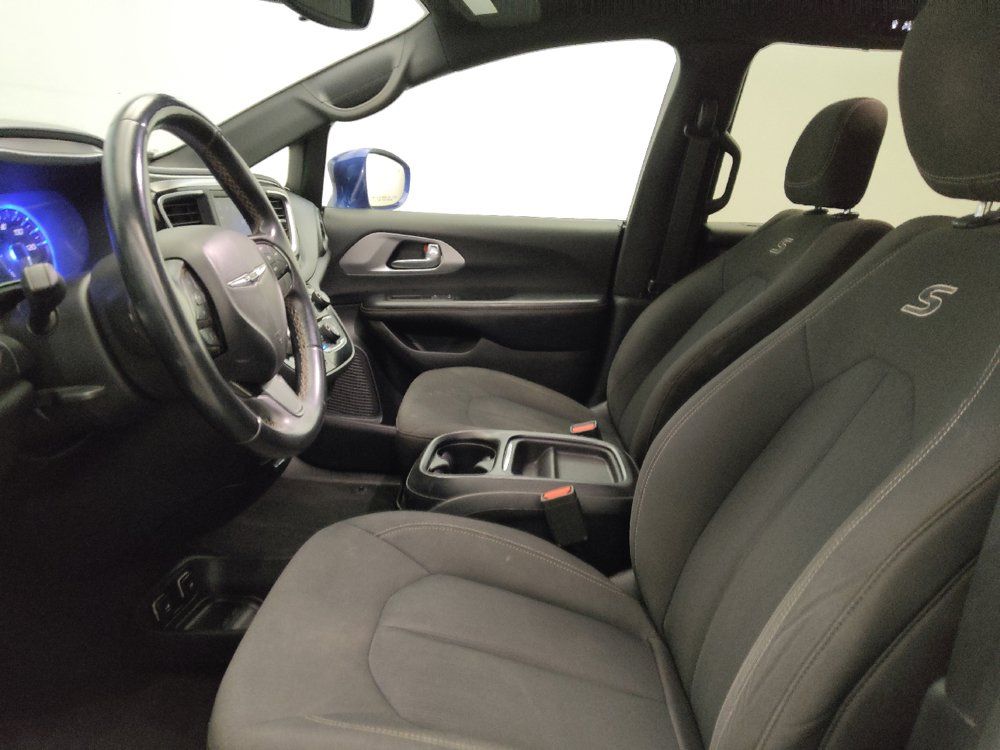 Used 2018 Chrysler Pacifica Touring Plus w/ S Appearance Package FWD image 17
