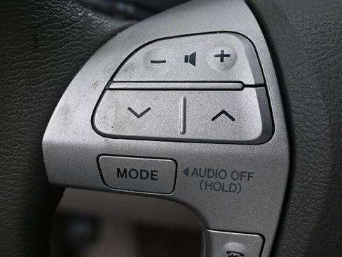 Used 2011 Toyota Camry Hybrid image 17