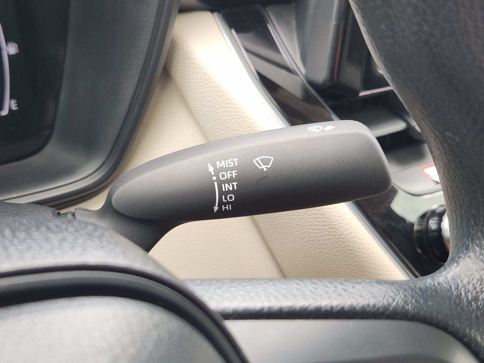 Used 2026 Toyota Corolla LE FWD image 38