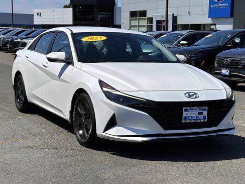 Used 2023 Hyundai Elantra SEL FWD image 5