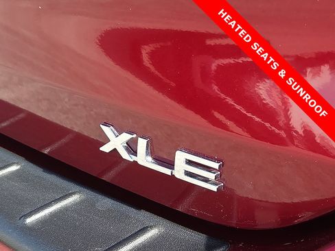 Used 2024 Toyota Highlander XLE image 8