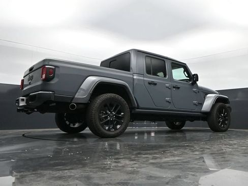 Used 2025 Jeep Gladiator Sport AWD/4WD image 35