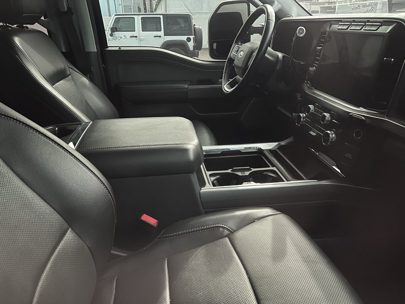 Used 2023 Ford F250 Lariat w/ Lariat Ultimate Package AWD/4WD image 8