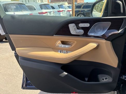 New 2026 Mercedes-Benz GLS 450 4MATIC image 15