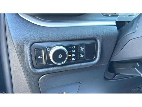 Certified 2022 Ford Explorer XLT w/ Equipment Group 202A image 21