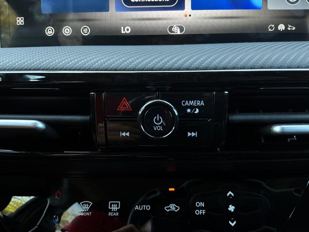 Used 2026 Nissan Kicks SR FWD image 32