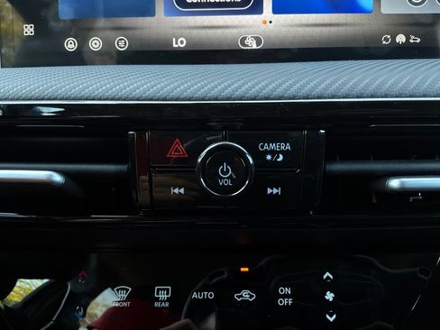 Used 2026 Nissan Kicks SR FWD image 32