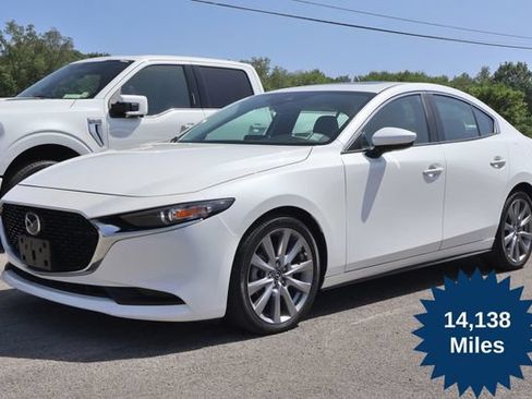 Used 2023 MAZDA MAZDA3 s FWD image 1
