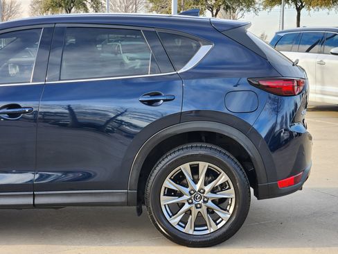 Used 2019 MAZDA CX-5 Signature image 10