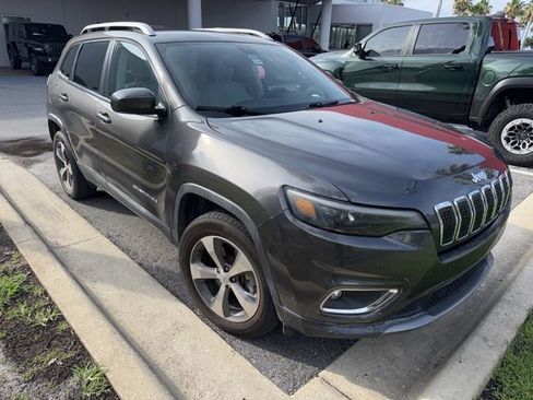 Used 2019 Jeep Cherokee Limited AWD/4WD image 2