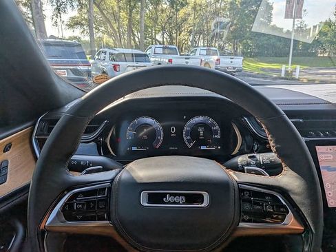 Used 2024 Jeep Grand Cherokee L Summit AWD/4WD image 31
