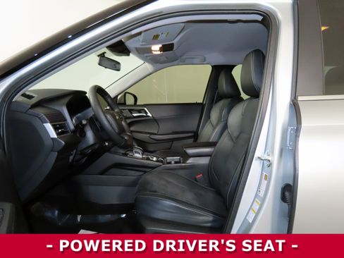 Used 2024 Mitsubishi Outlander SE image 4