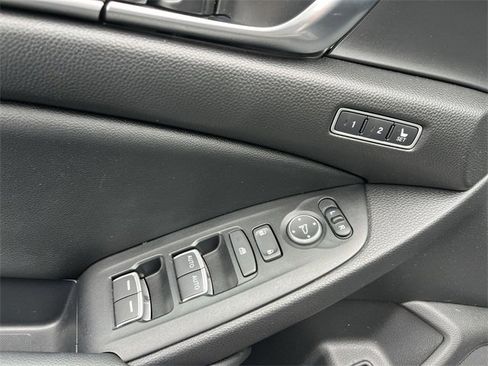 Used 2022 Honda Accord EX-L image 13
