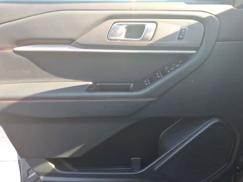 Used 2025 Ford Explorer ST-Line image 21