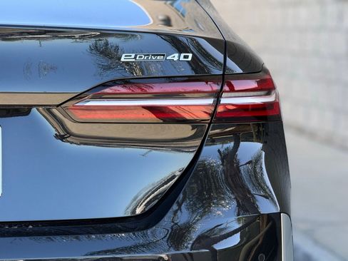 New 2026 BMW i5 eDrive40 image 9