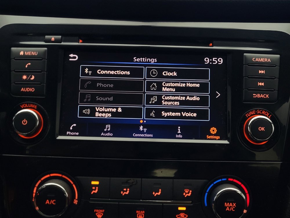 Used 2018 Nissan Rogue S FWD image 25