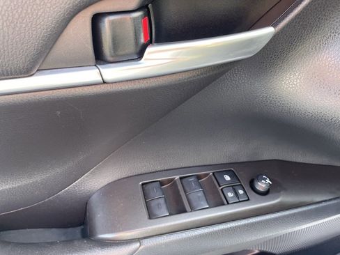 Used 2023 Toyota Camry SE image 11