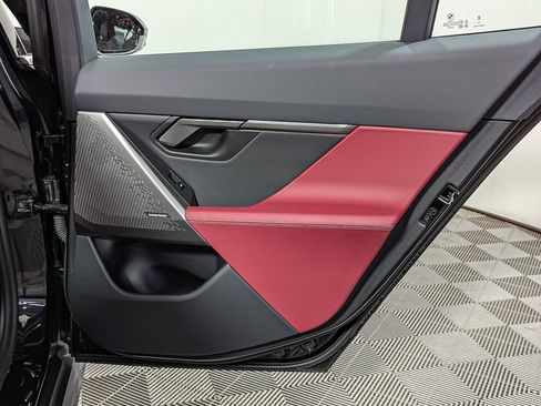 Used 2025 BMW 530i xDrive w/ Premium Package image 42