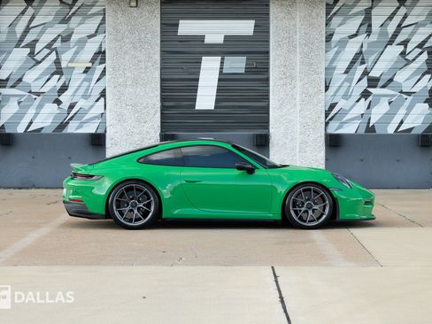 Used 2022 Porsche 911 GT3 RWD image 2